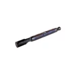 DynaVap M7 XL Stealth ierīce no leņķa, parādot tumšo apdari