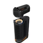 Atvērts Crafty+ Version 2 vaporizators, parādot jauno ar keramiku pārklāto karsēšanas kameru