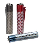 Šķiltavas Clipper Metal British sarkanā, zilā un pelēkā (melnā) krāsā ar ģeometrisku rakstu, clipper metal lighters